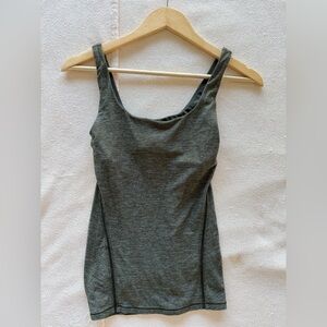 Lululemon Women’s Scoop Neck Tank Top - Olive Green Activewear